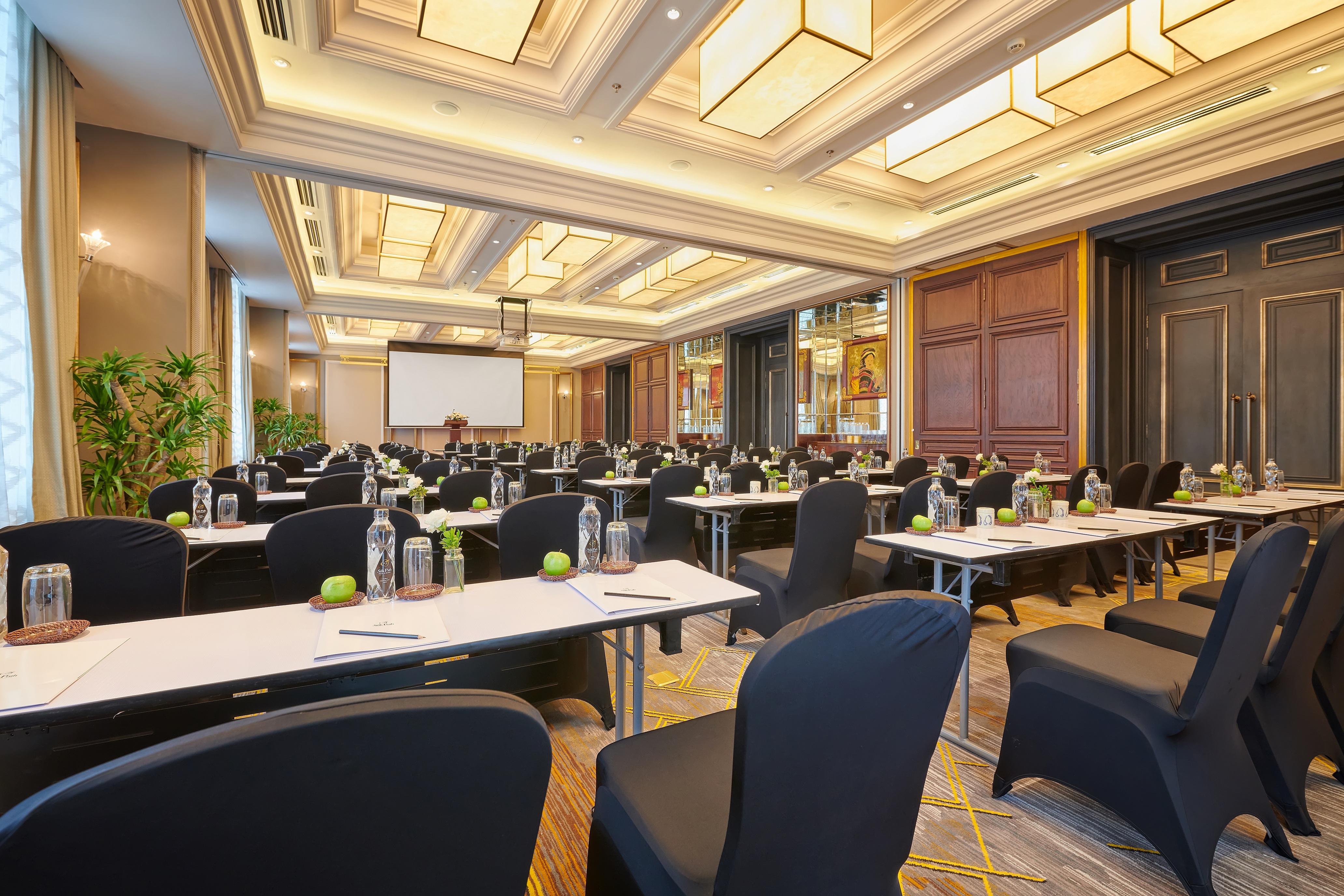Silk Path Grand Sapa Resort & Spa Exterior foto Meeting room
