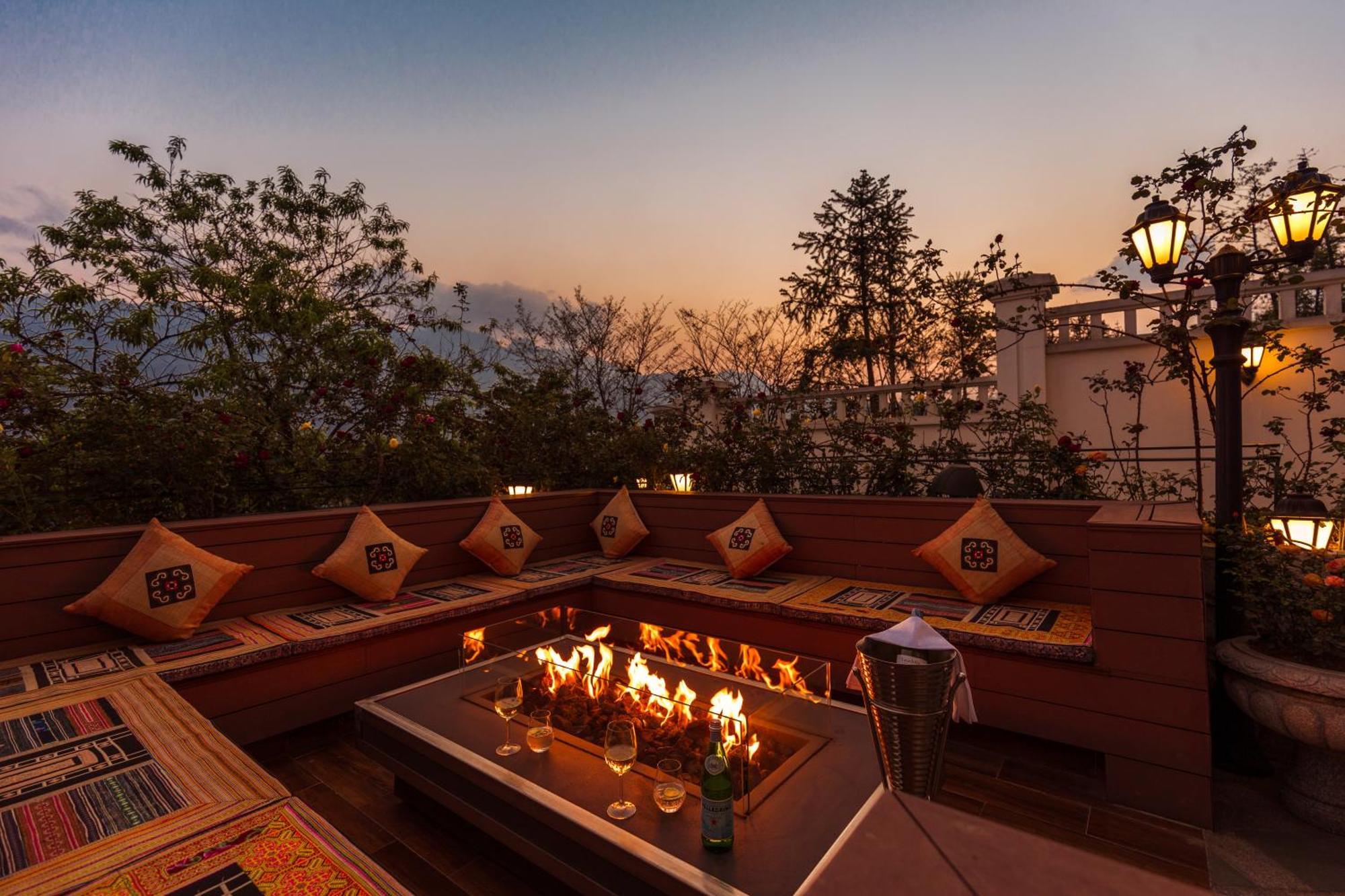 Silk Path Grand Sapa Resort & Spa Exterior foto The Terrace at The Oberoi, Mumbai