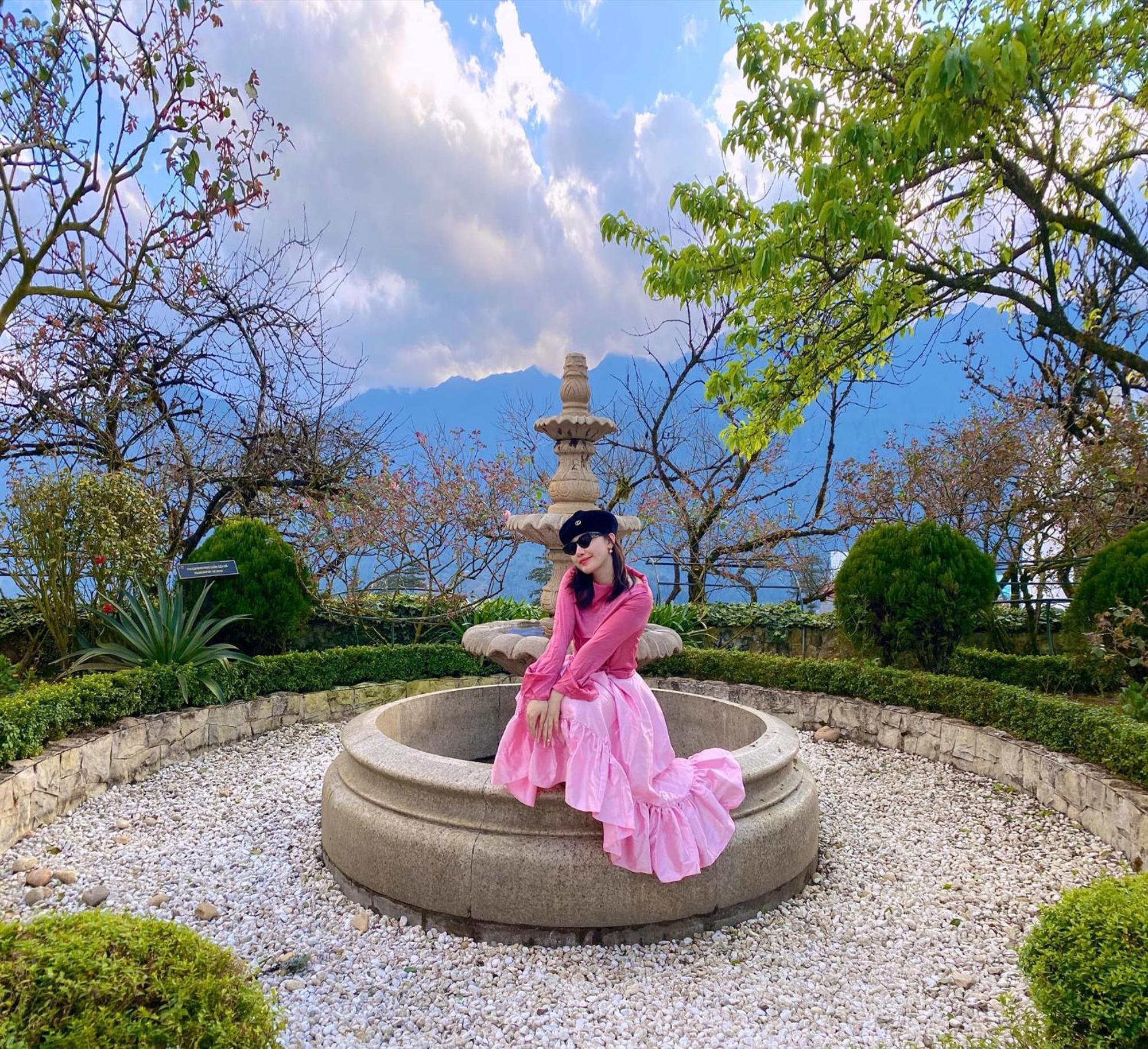 Silk Path Grand Sapa Resort & Spa Exterior foto A woman in a hanbok at the N Seoul Tower
